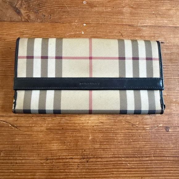 Burberry Nova Beige and Black Check Wallet - Picture 1 of 13